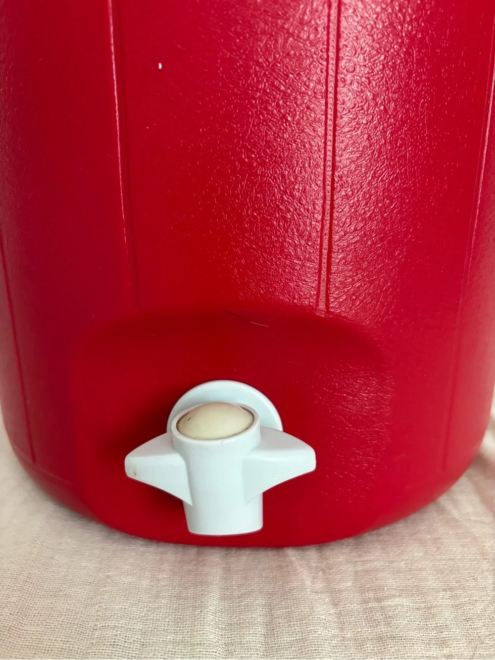 Coleman Red and White Insulated Beverage Cooler with Spigot